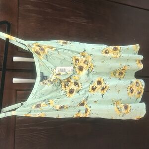 NWT Torrid Sz 2 Green Floral Sunflower Eyelet Blouse Summer Spring Tank